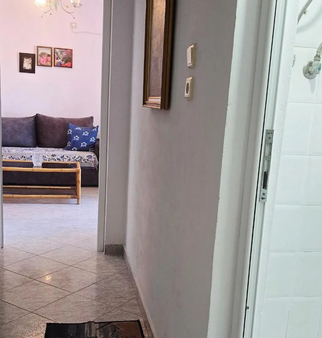 Central Nook Traditional Apartment 4 4 Himarë